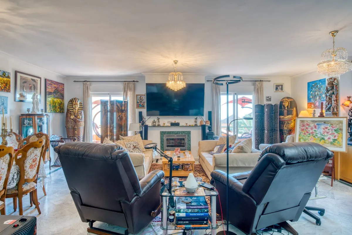 0b62e9a2-b3ff-42d3-ae2c-09de57f664b3