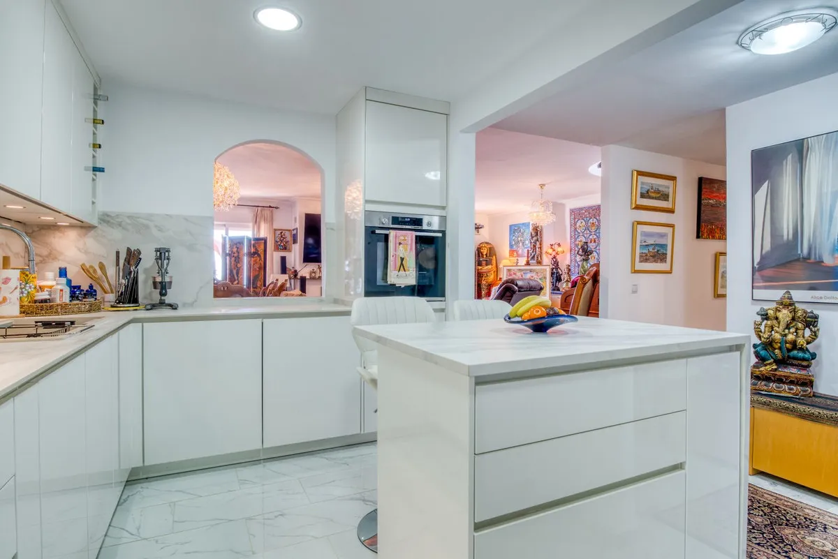 8c0f57b6-99bf-4e72-a887-1029f4f0ac34