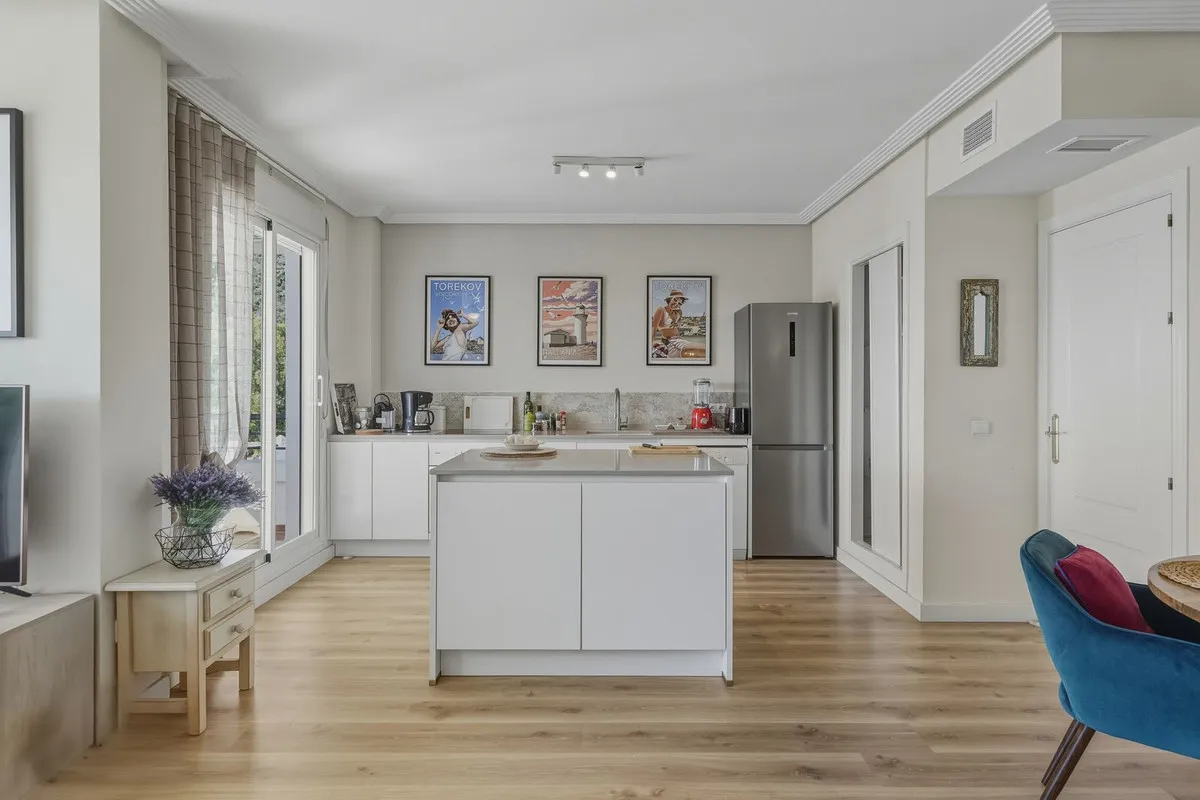 e6ad84c9-c268-4164-89da-4867af750f1b