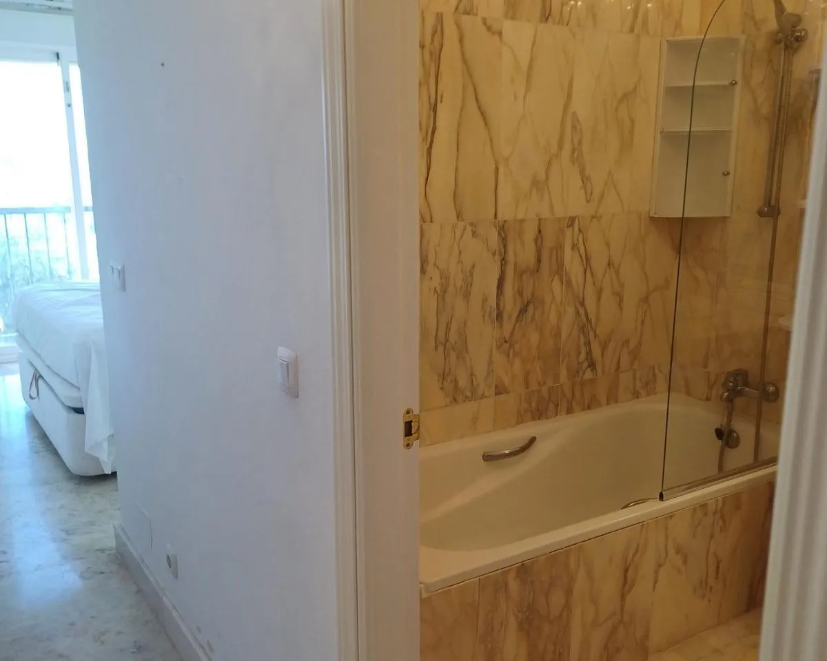 65e3c462-fa8d-4cf3-a285-fc7a071bfd40