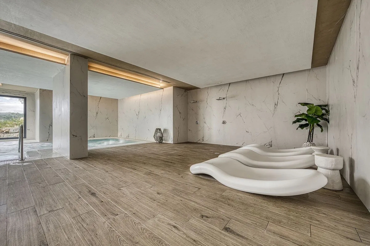 f4b298f1-7e1c-4fae-b6c8-8614dc0c7d11