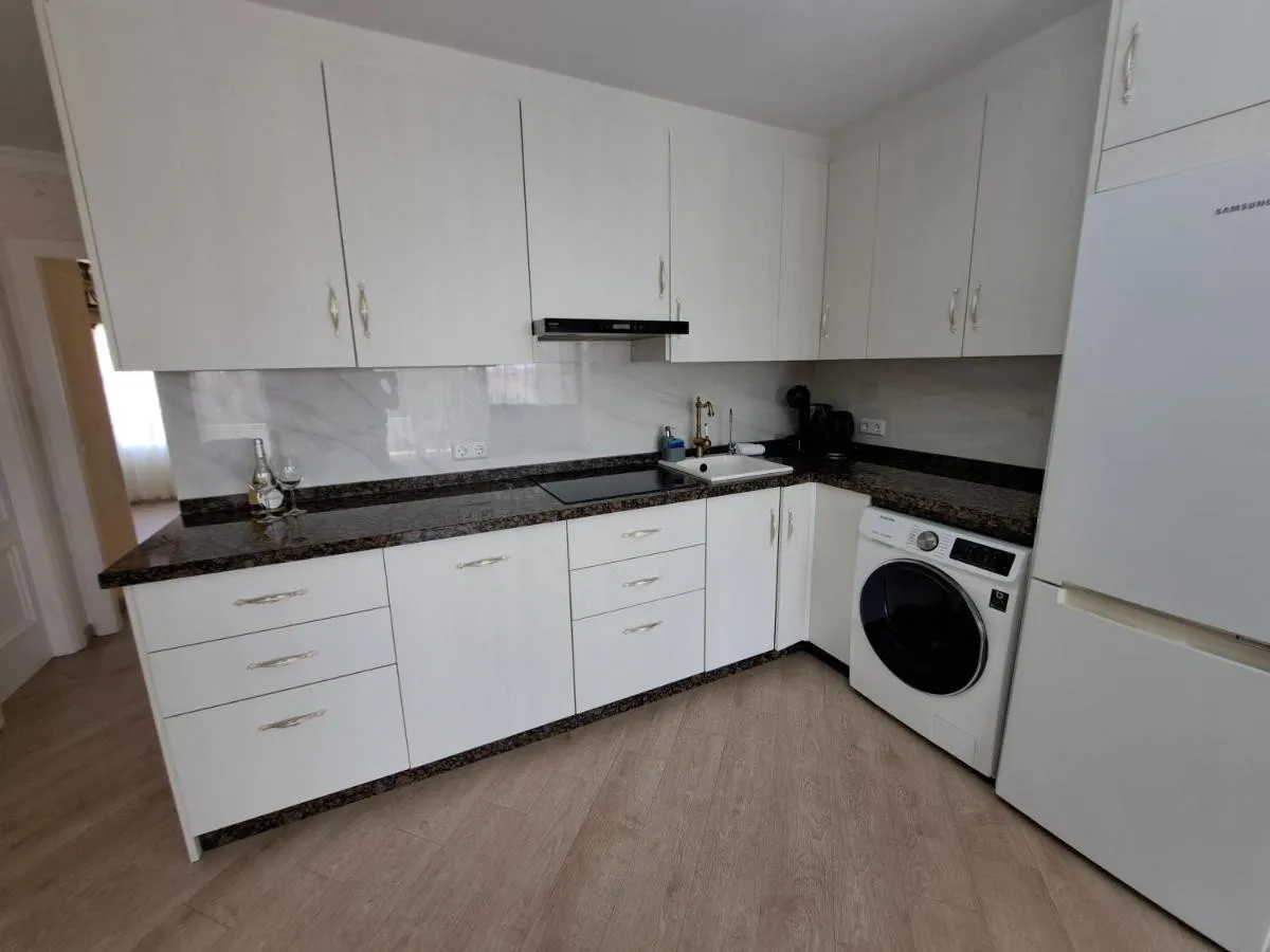 004ff79c-b712-42c6-8b33-2e89544daa3b