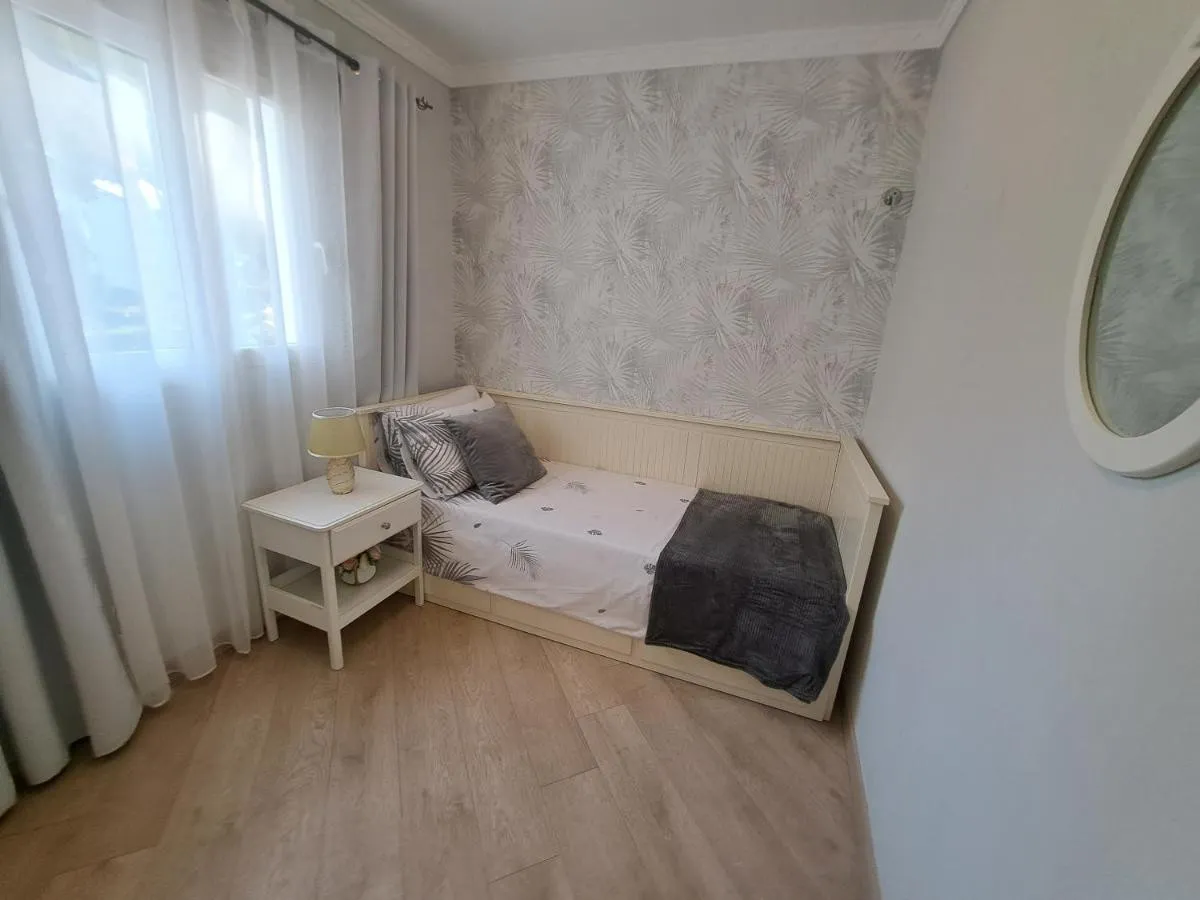 4cc6b5c9-ff48-4efd-b7ff-1f89acc5c916