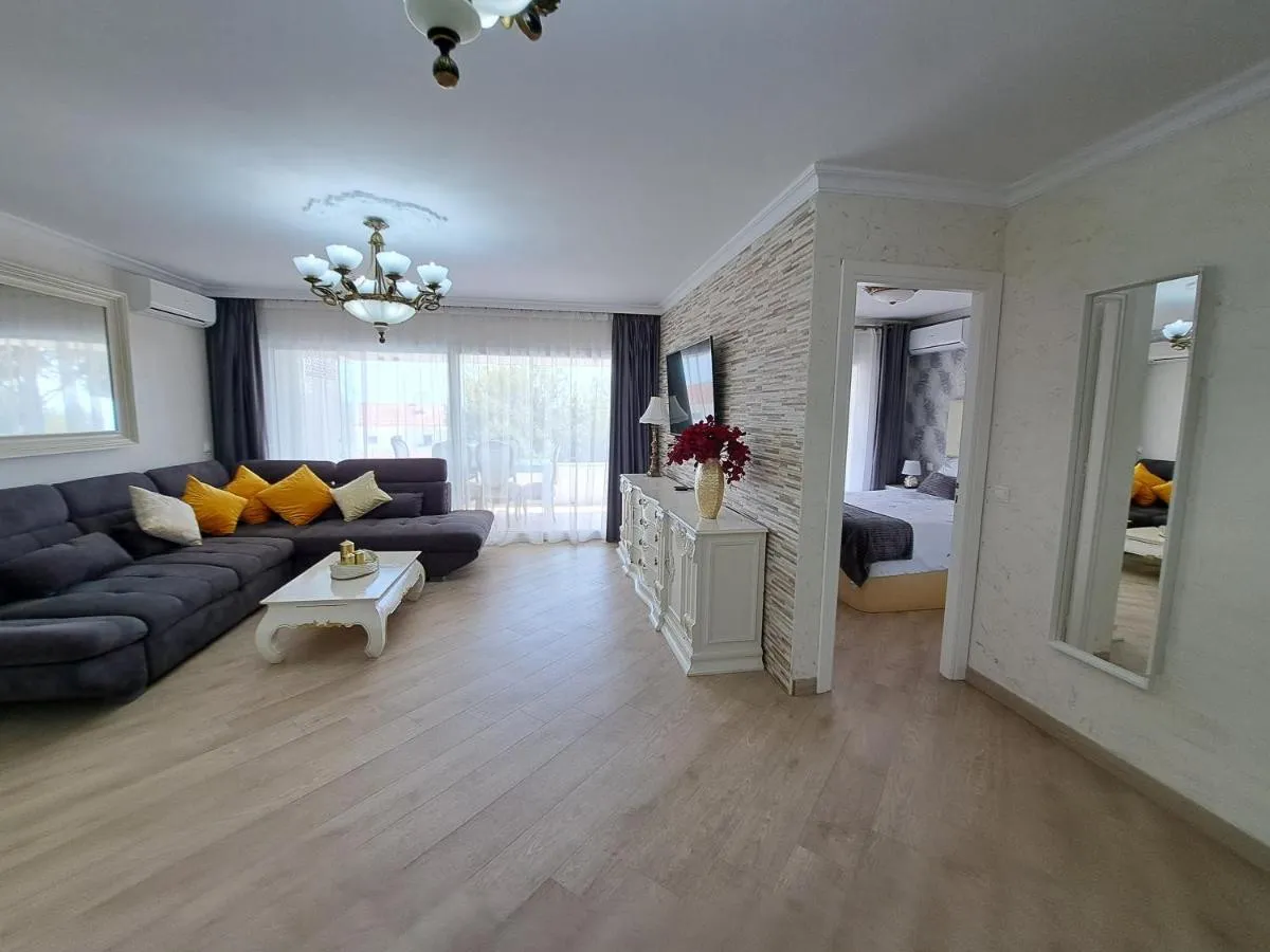 d1de7865-cc61-4d58-bf19-00511ba83076