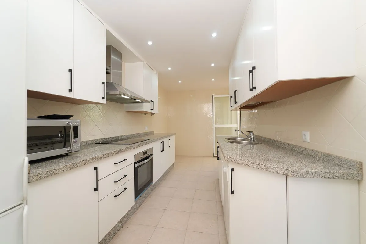 c17f2252-1d54-4df2-9c24-79f6c7249f45