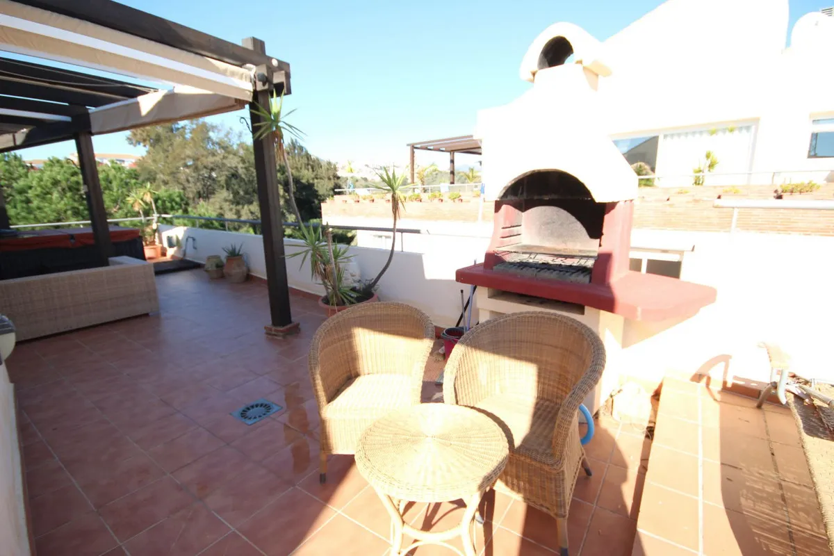 51fbd174-e889-40dc-9d75-e1838658520c