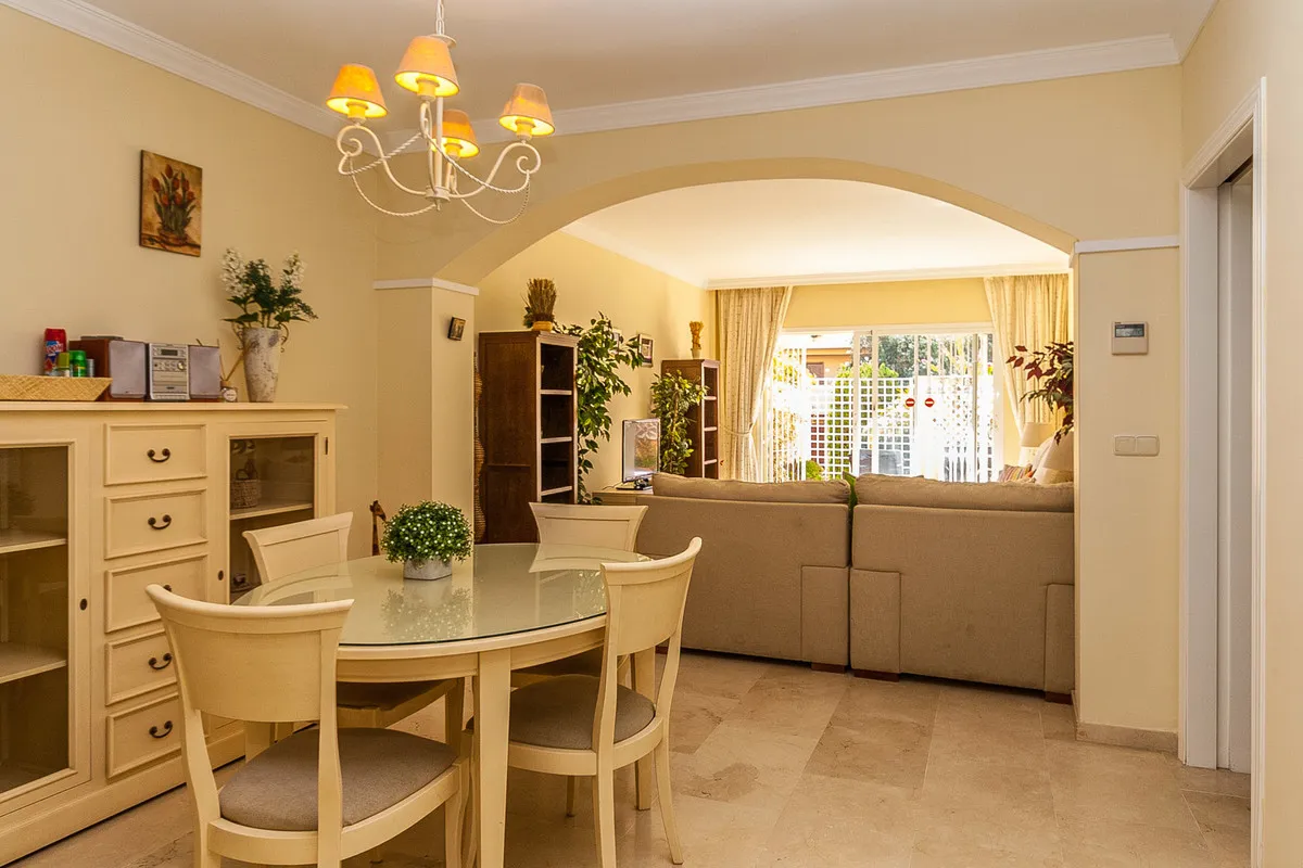 82731948-b71c-47f7-a65e-1e60e3671966