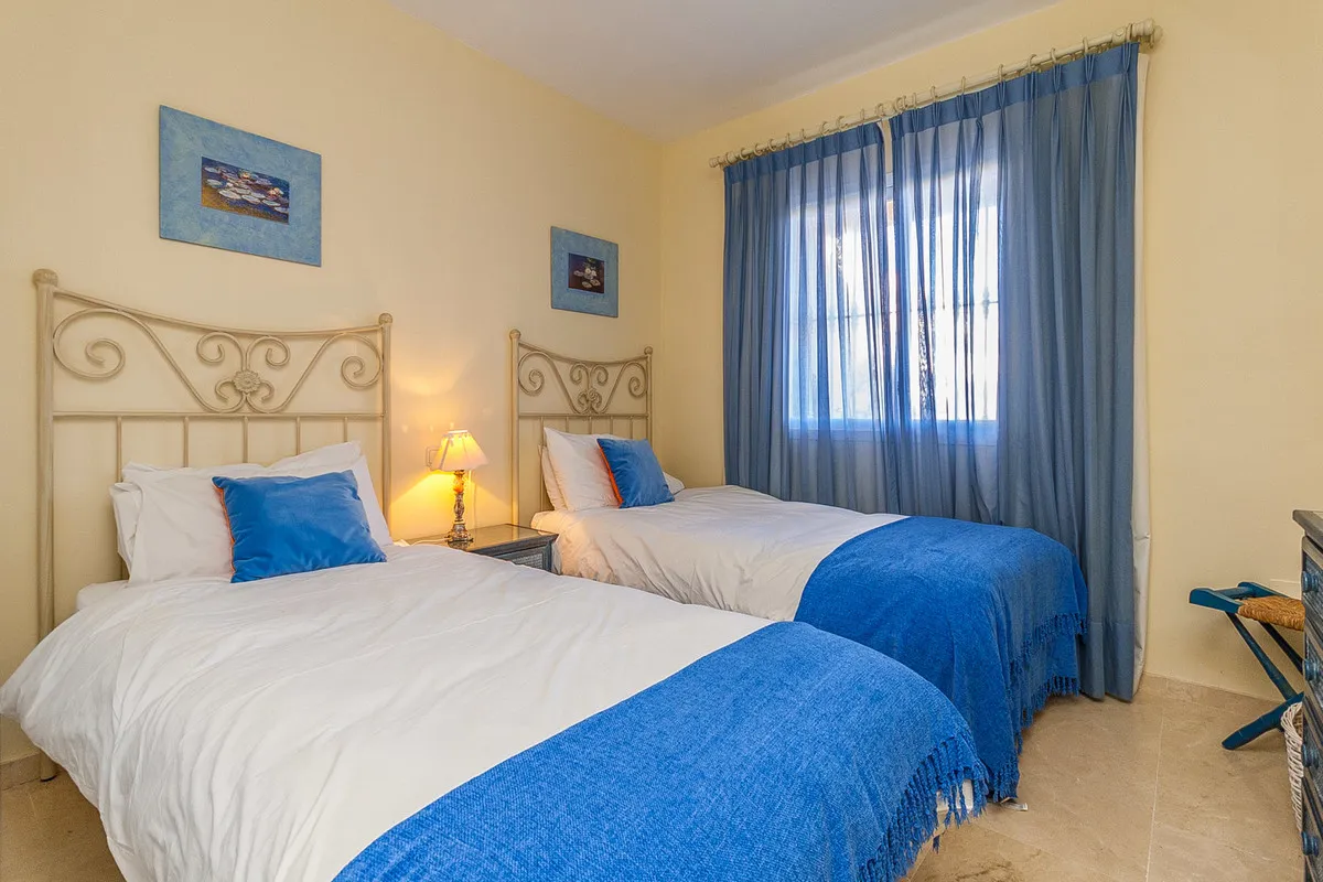 ad731dba-1030-48db-8876-44f33e75e477