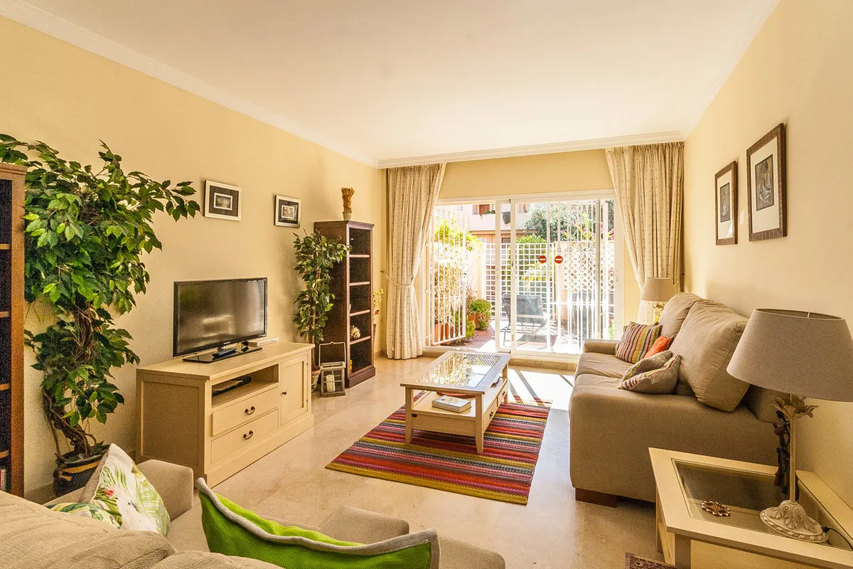 e07a5576-60bf-403d-95bc-04e46c5af728