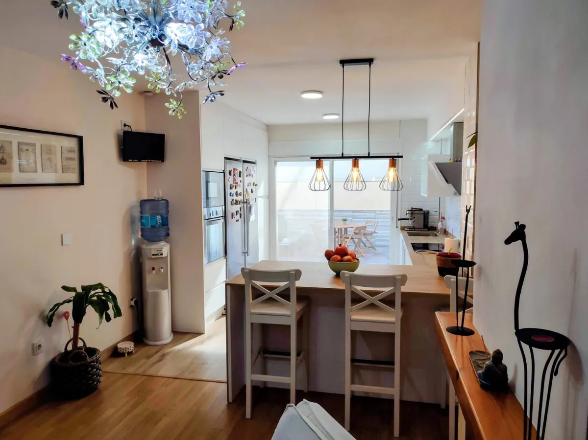 b4a67f00-6cb3-4eba-bb09-b97903212d21