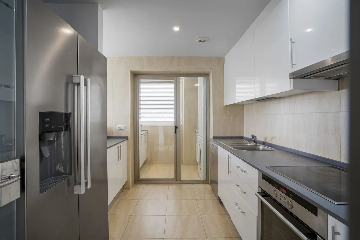 28b9727f-087a-46fd-800c-c5daba1cca93