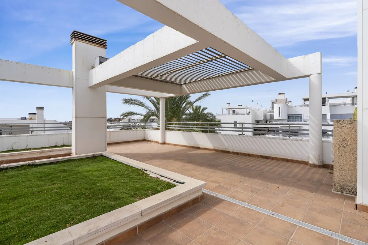 99332851-2f1f-40ec-ab9f-fe00cf73fe5e