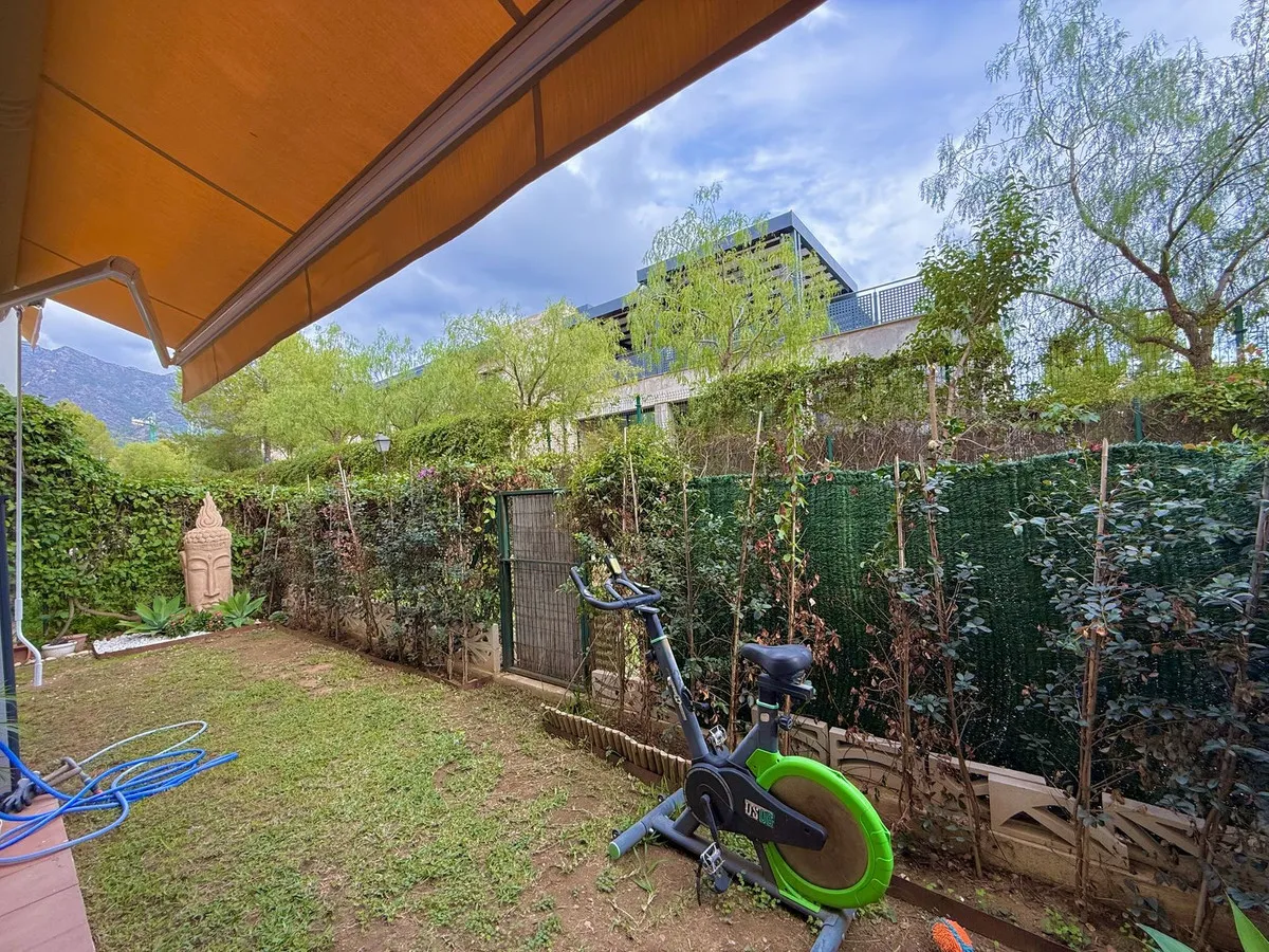 5a5b315b-5fa3-41cf-abd6-9e80b278b151