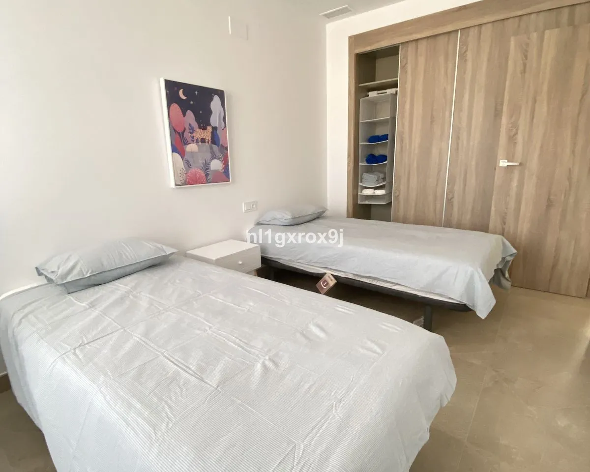 2b44bd0d-e675-4085-80e0-c39359d898f1