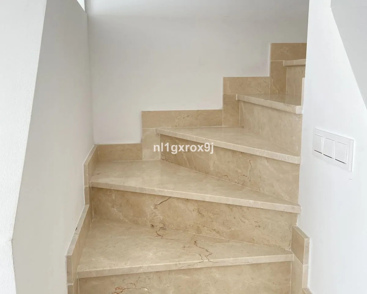 d8e58470-9878-42a4-aa69-b232c3073436