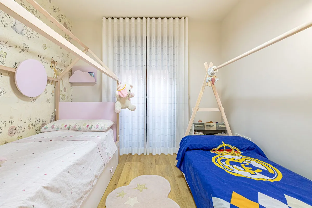 a669d956-b72c-4986-a335-2d76670777a4