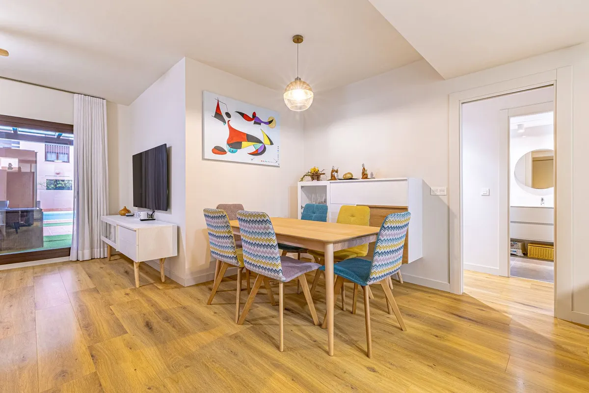 f93d0025-b7cb-4bc7-81a3-f5605562bf7c