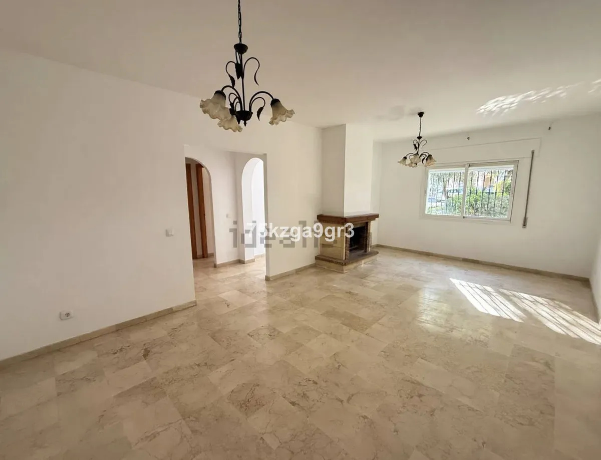 7c196757-f57f-409d-852d-48e1b7f05680