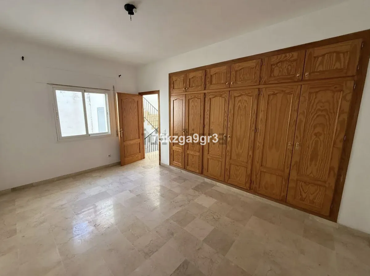 ff28c684-64d1-4224-8782-f90c6d3760a9