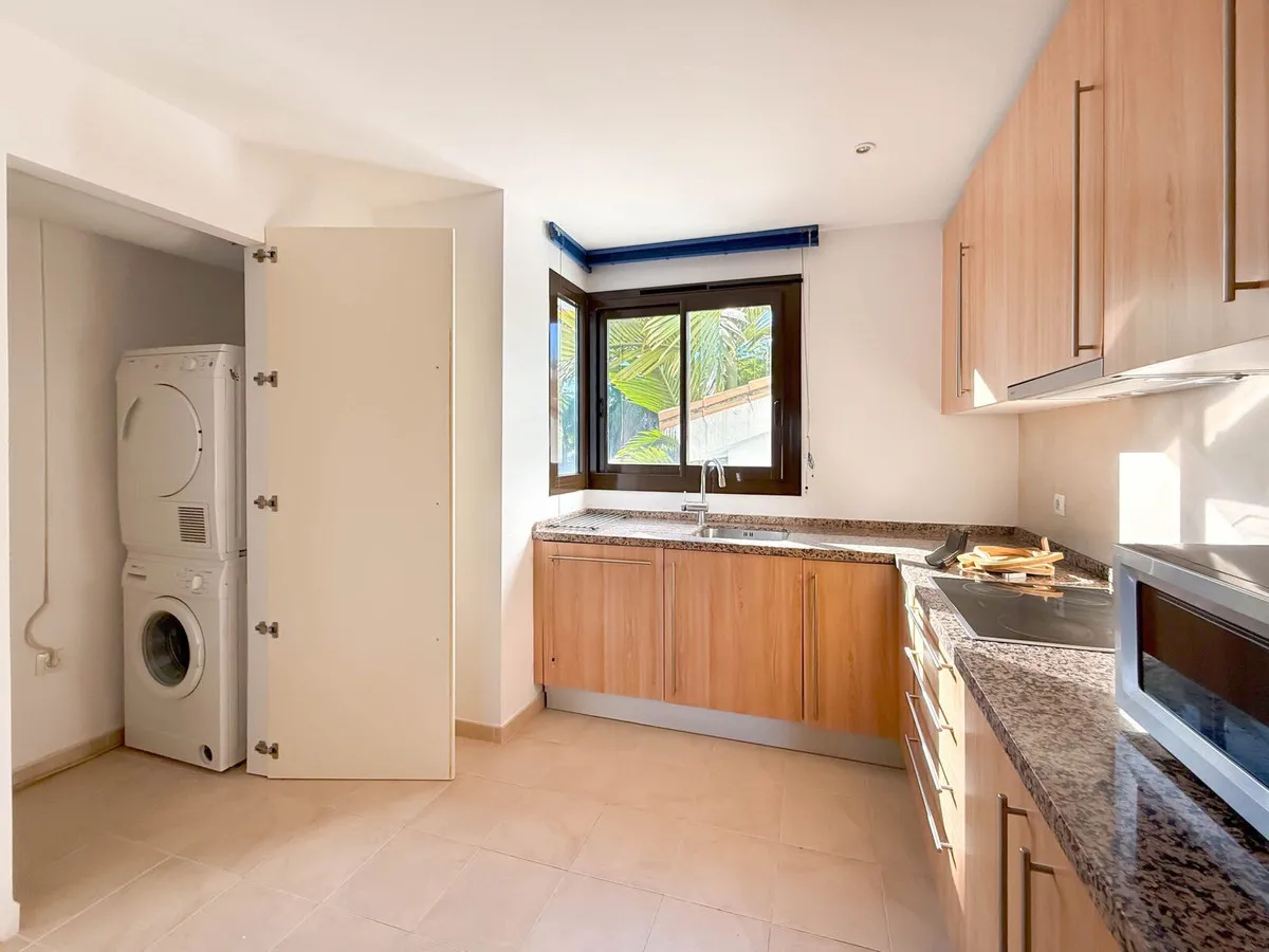 37030eeb-9aa9-4a08-a904-001b7592b10c