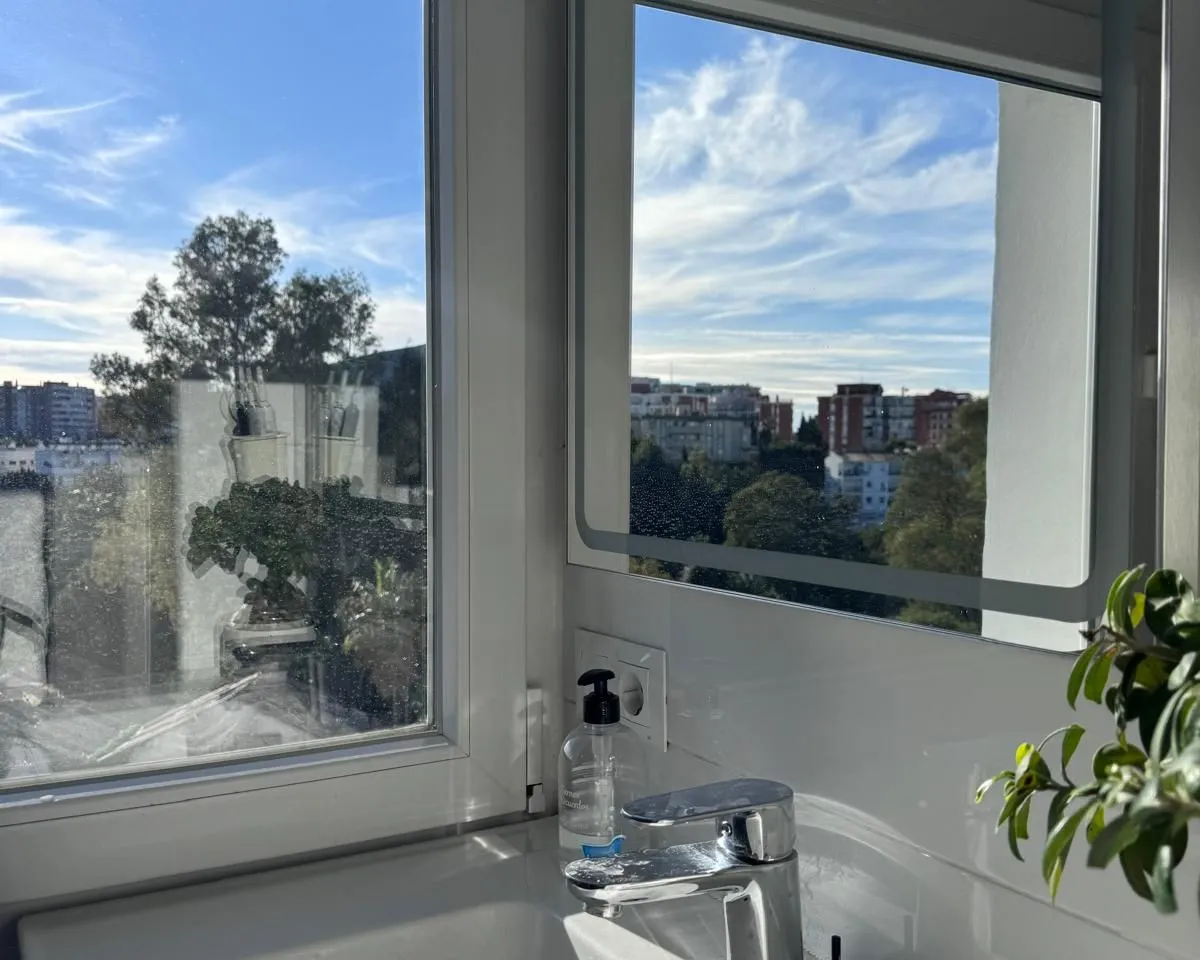 2a35e7ff-3e35-4fff-9bae-6b9c8e059e52