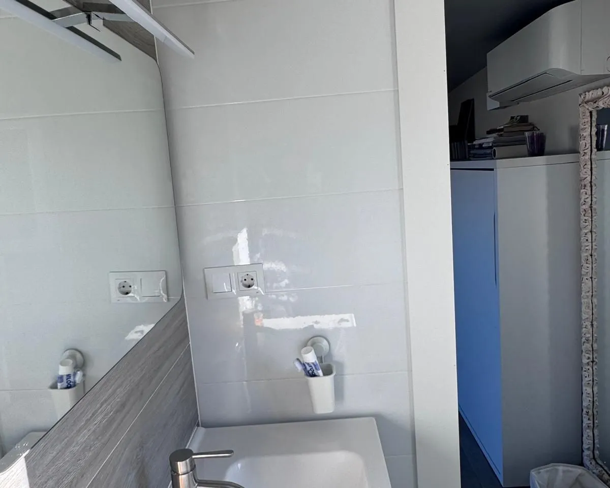 2bafe9bc-029c-44ee-9f2f-b41e34725add