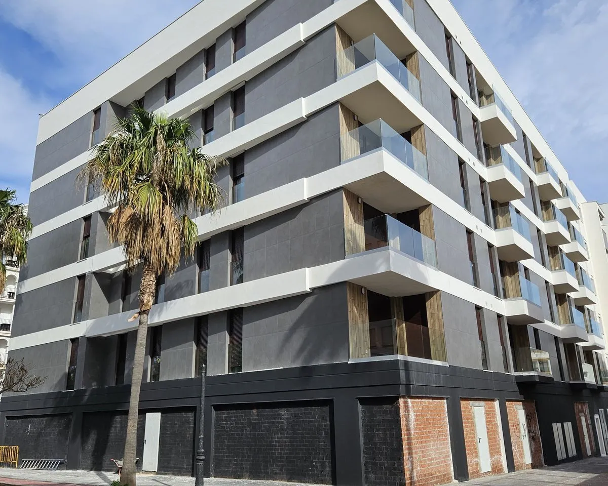 Estepona Coastal Retreat: Modern 2-Bedroom Gem