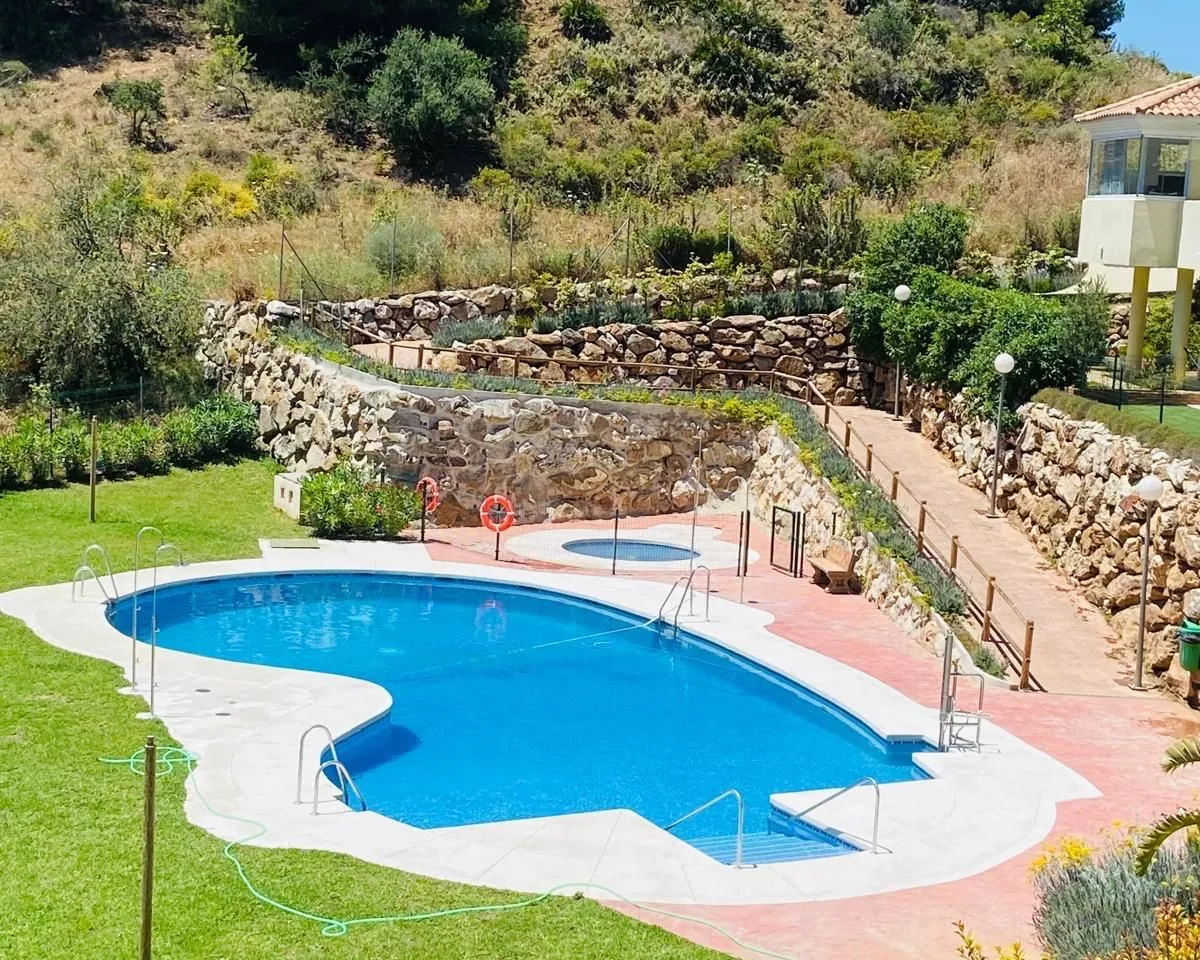 8a6495f7-c80f-46b0-bf80-edf20b9bae46