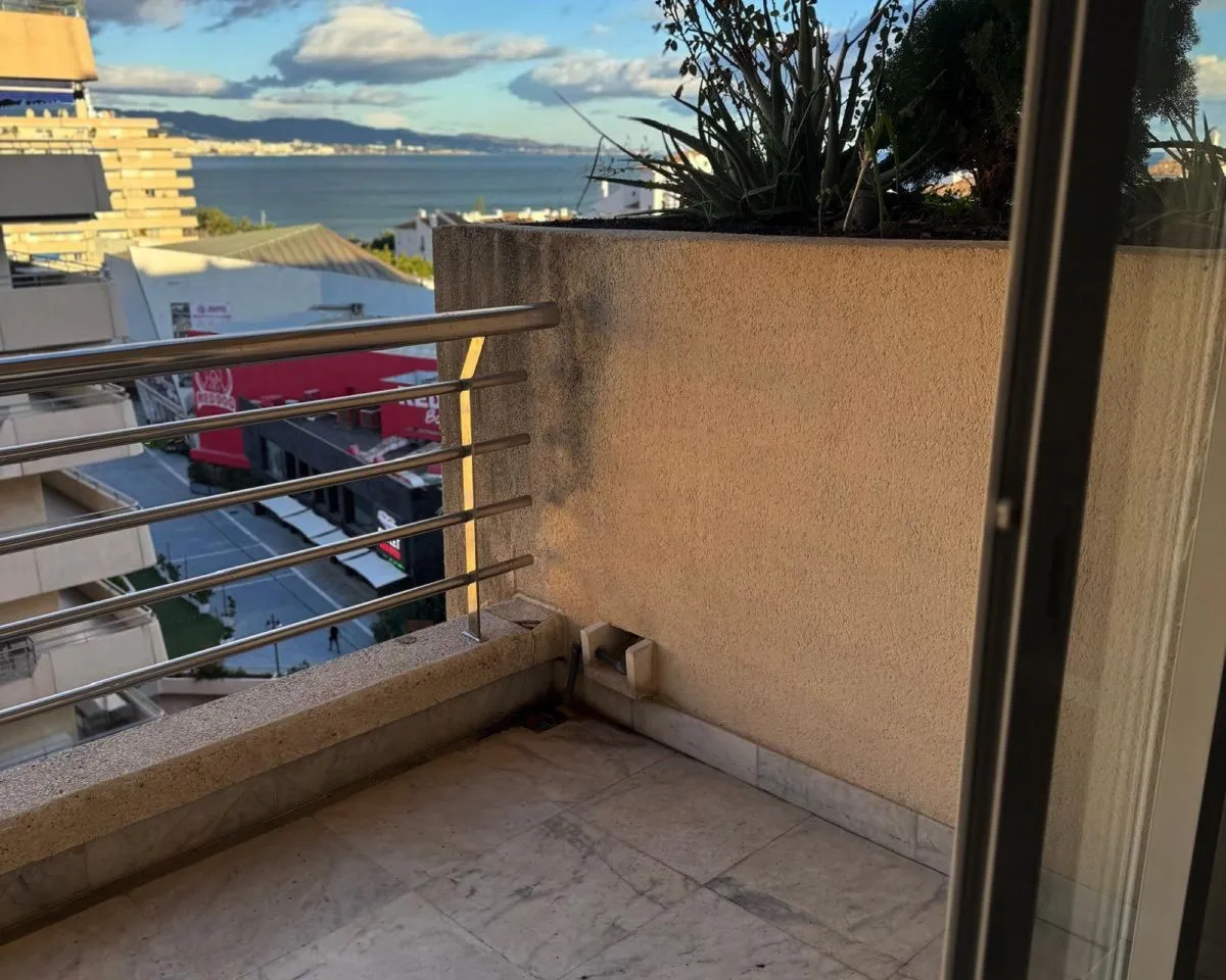 f6e953af-33ed-40e1-8249-c4f0e24bdaed