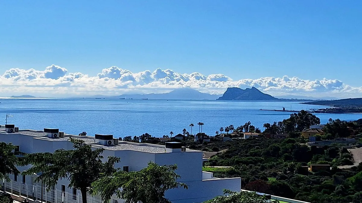 Panoramic Sea View Triplex in Manilva