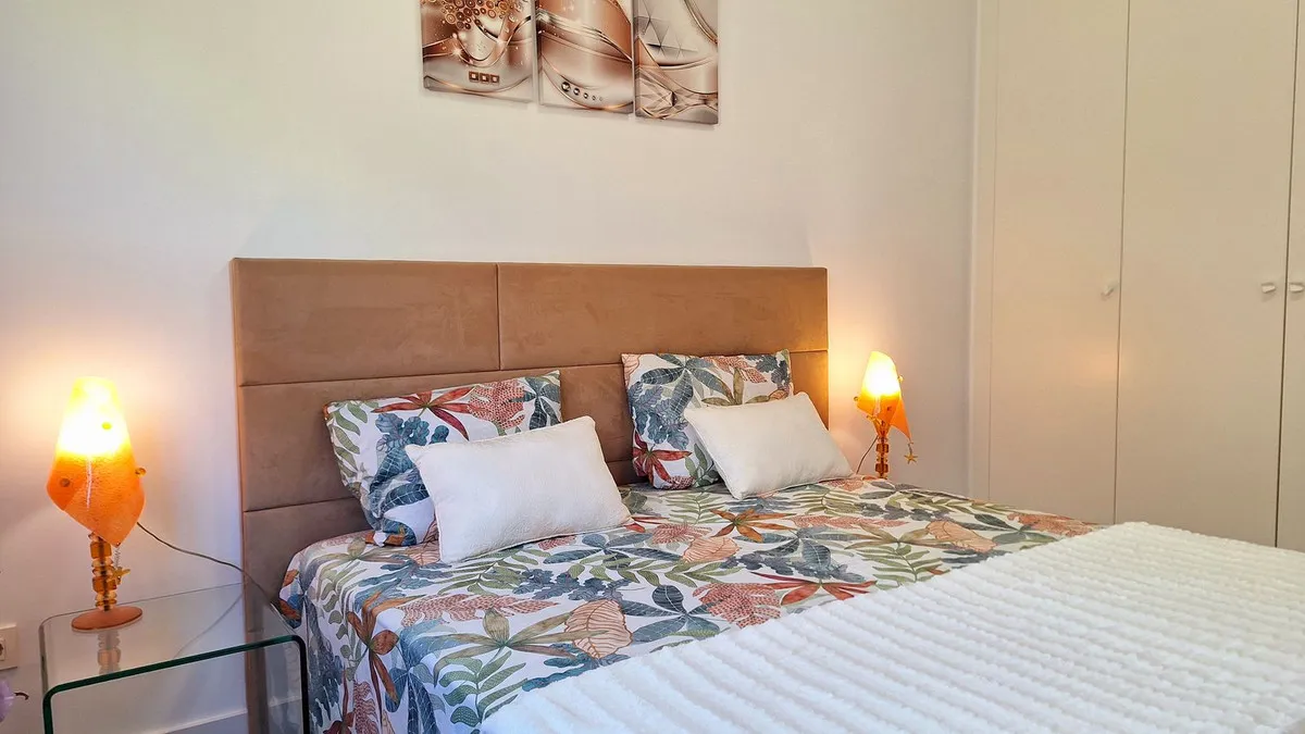 c03e1933-3971-474c-9c9c-d1fdfc671892