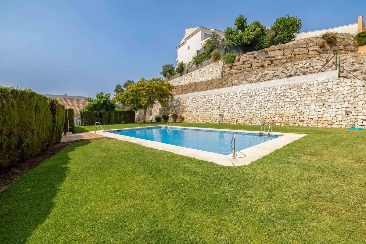 a20285d4-e77f-441e-abd2-01895db5805d