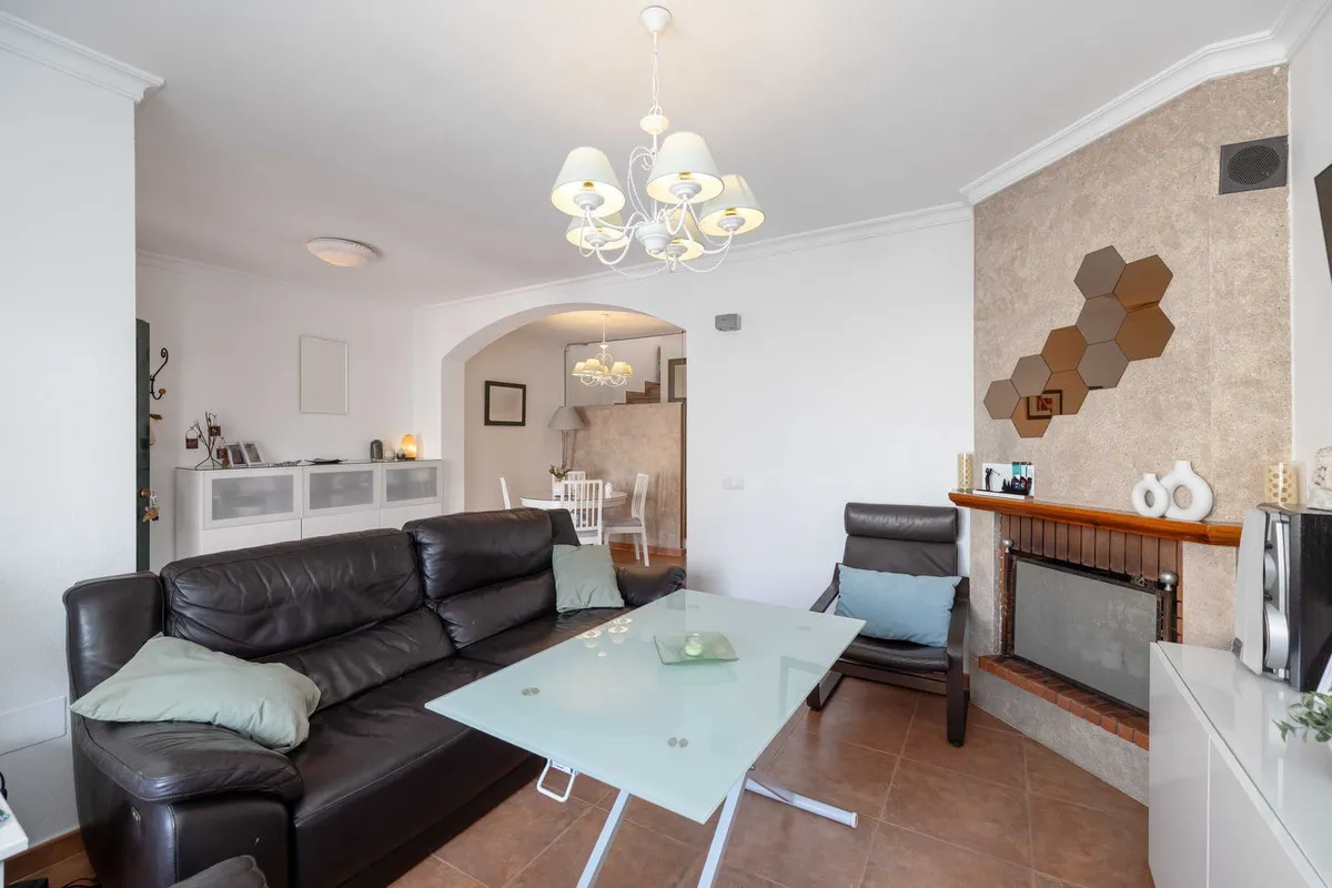 f9606724-cf86-478e-8f83-ed4e8351b9bb