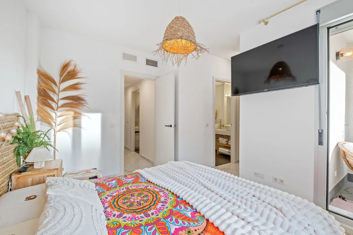 584ea4cc-d7d1-4c85-93e8-4a0fbda3f09e