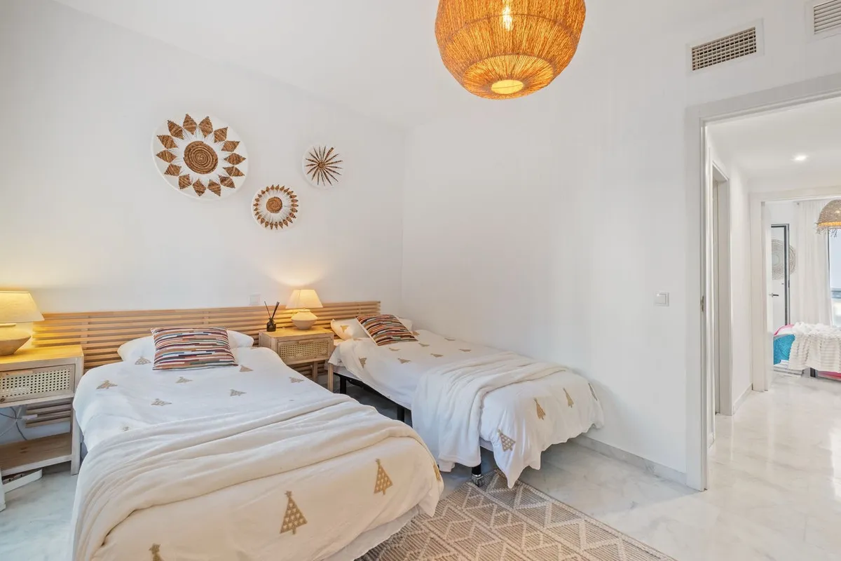 897f326b-bfd8-492c-bb30-c5d0938613a1