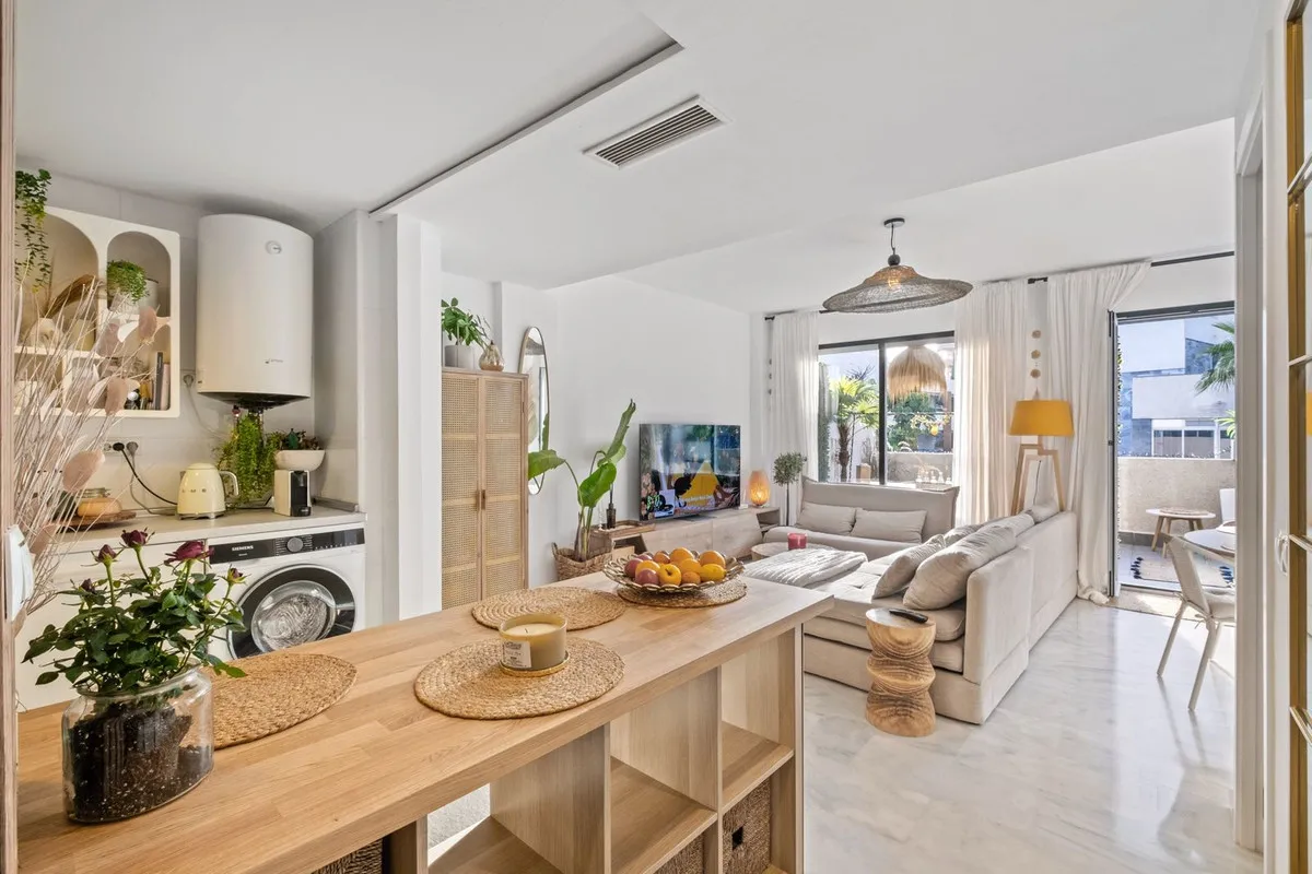 b351d489-9aba-4ba5-bc96-9044d7dfb7c0