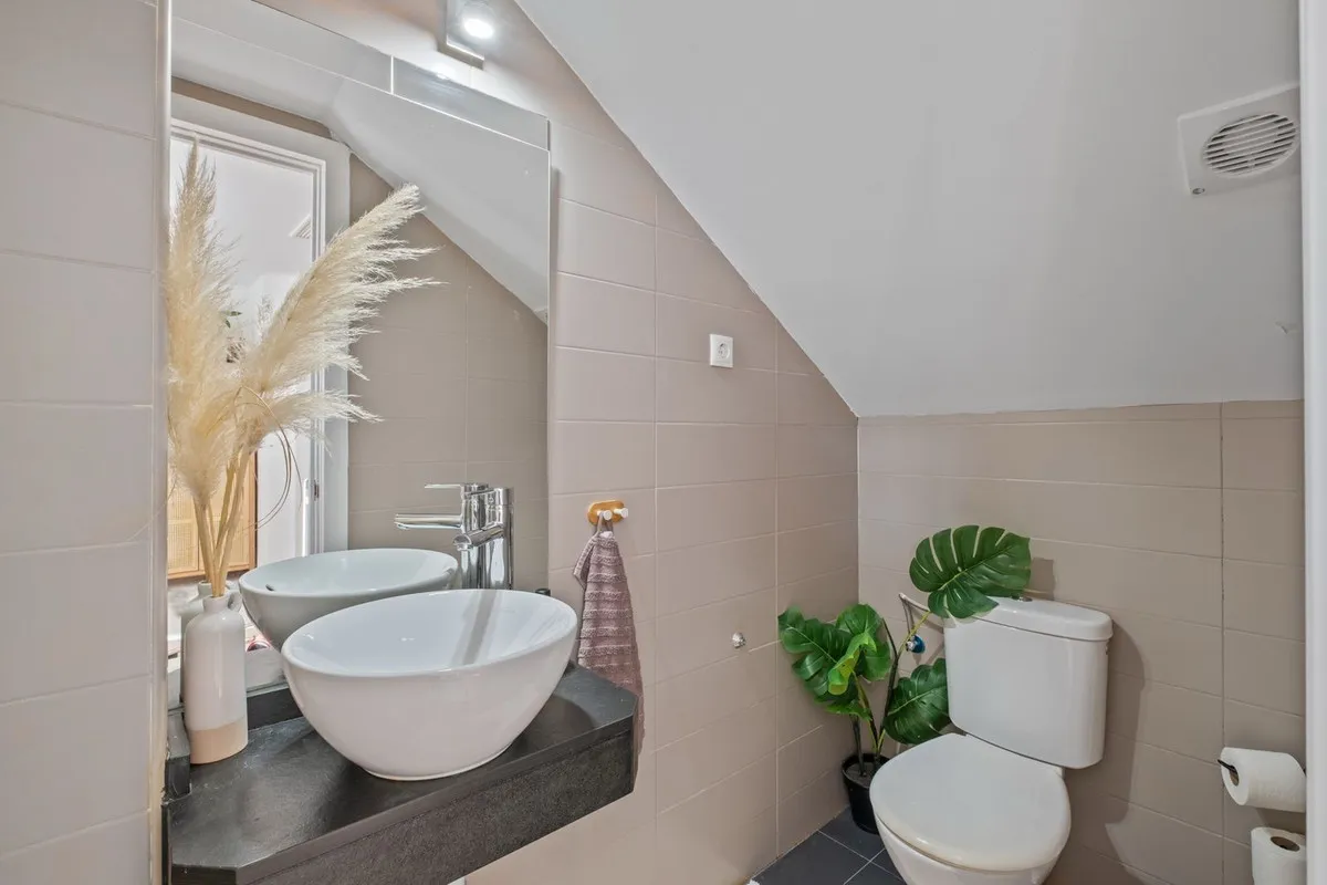 b35f7cff-6da5-4597-93aa-b7fc1675796f