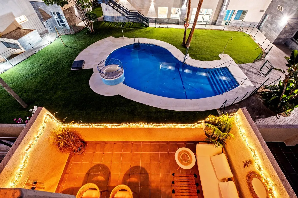 fe52b838-033b-4d48-a3c4-1d1ac5eba6c0