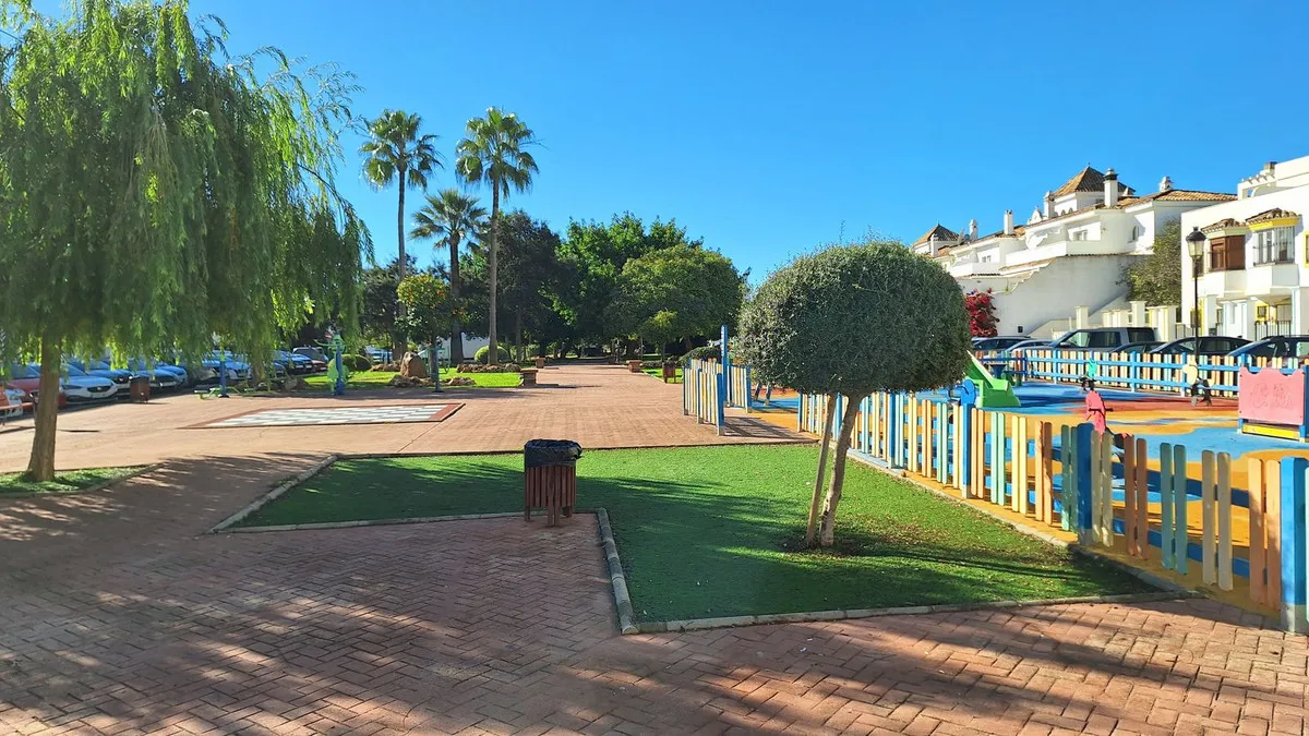 24161578-042f-4a02-807b-a99e64dc49ed