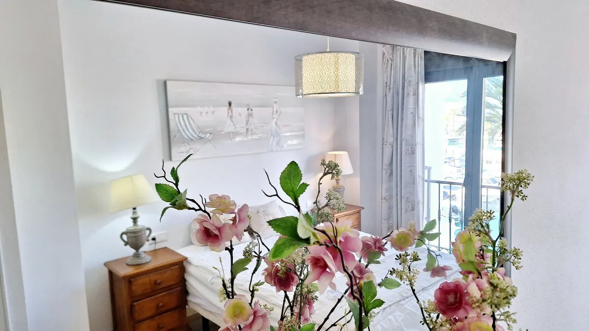 296ecb45-b184-44ec-b893-0a073090e82e