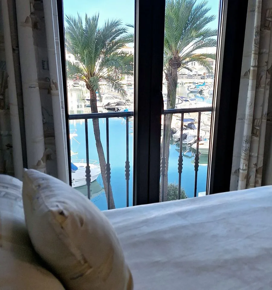 bfd2fd37-8c10-4d2b-a2e3-fed352a94686