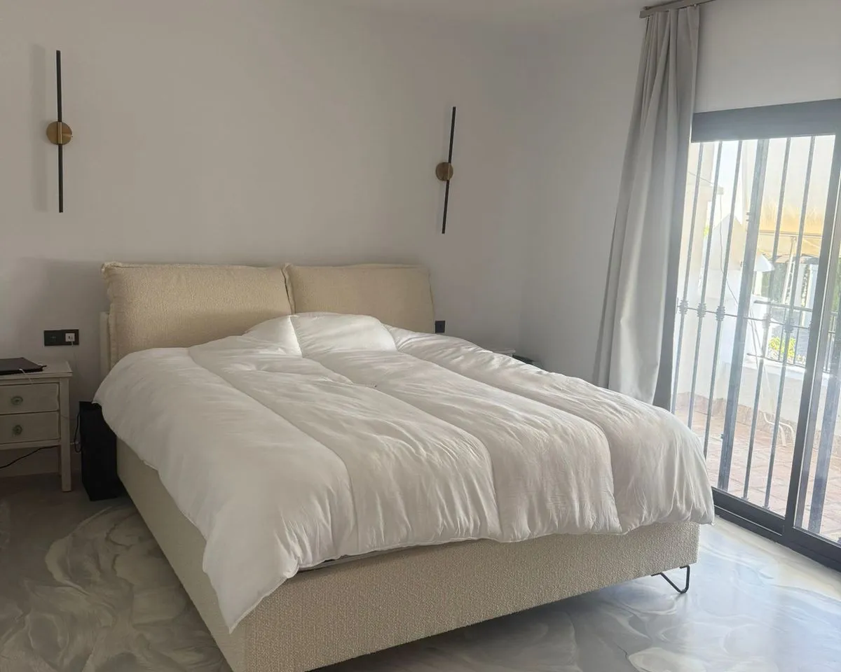 331eabb6-1c67-4aa5-b547-1ca4985d9d04