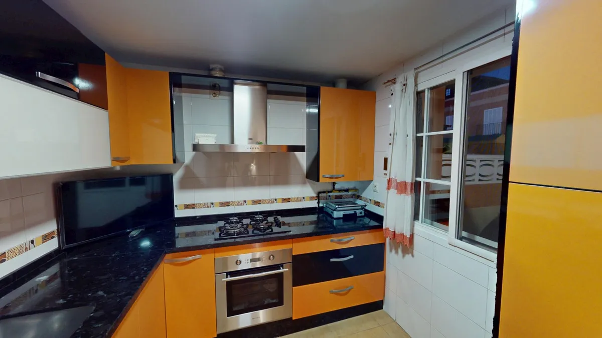 37246228-a343-4e52-85c2-bfad605e5abf