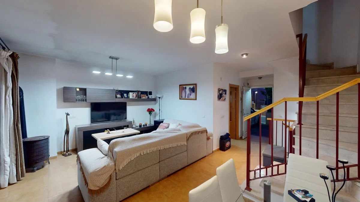 d1026663-f07b-4cf0-9af2-6e6a8df72c6b