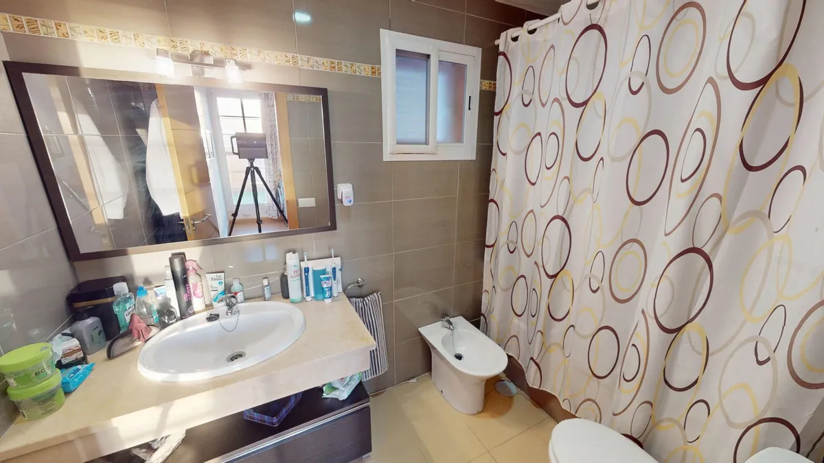 fb853b19-9da4-42e3-82dd-2046235b8dd7