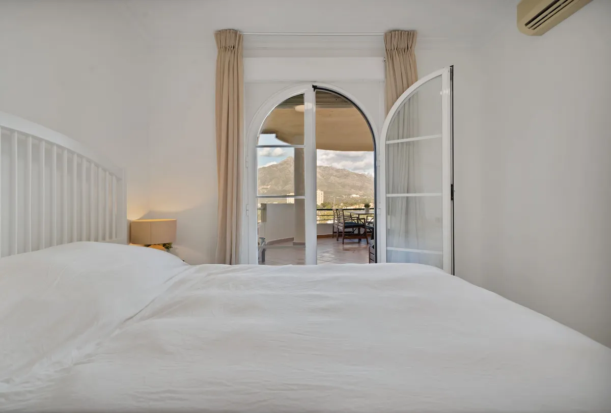 9eb5b2d9-7612-48a2-9eb5-0393954f812a