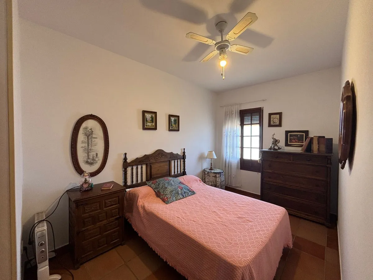 afbe5b3c-c7f0-41db-978d-41b56bb17fec