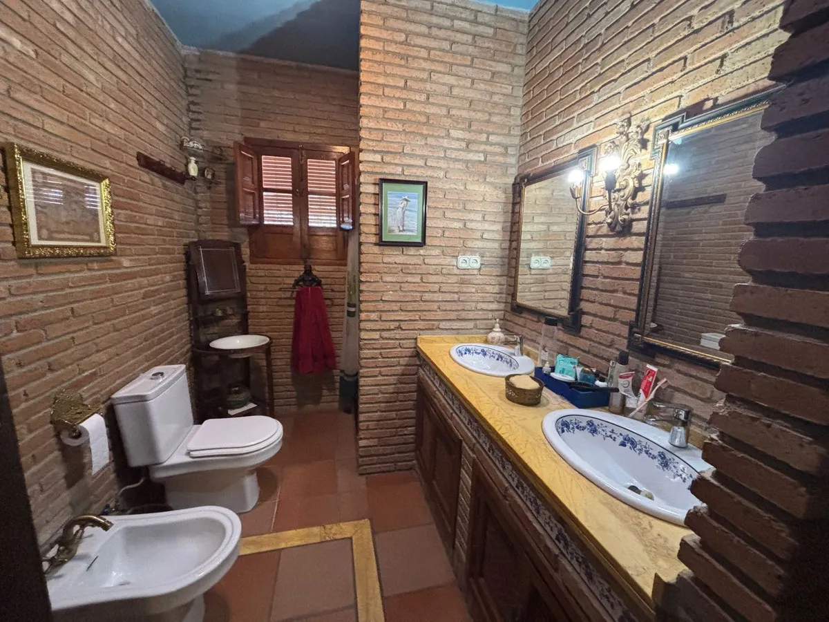 c6f21a8a-e7b6-4675-bb31-408a66823451