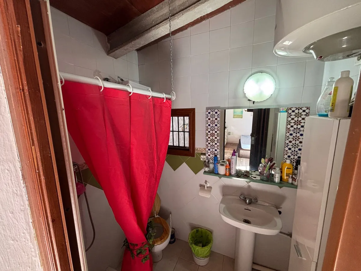 dbe7c9f4-2bba-476b-80d3-e2c123f17d48