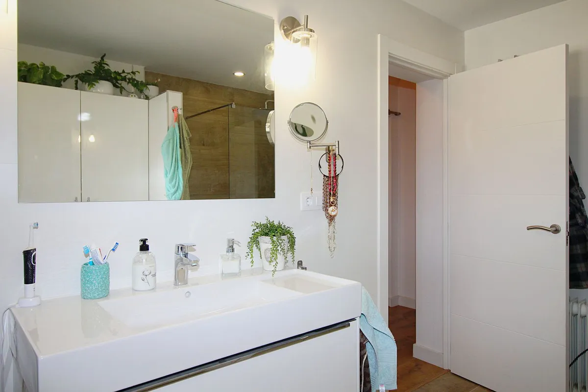 2f1aa8f3-c1fe-4c8f-a967-44c0d2774be9